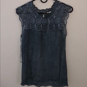 navy blue/denim colored top